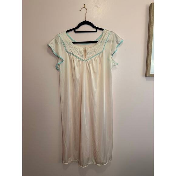 Glencraft Lingerie Vintage Nylon Cream Nightgown Medium - Picture 1 of 11